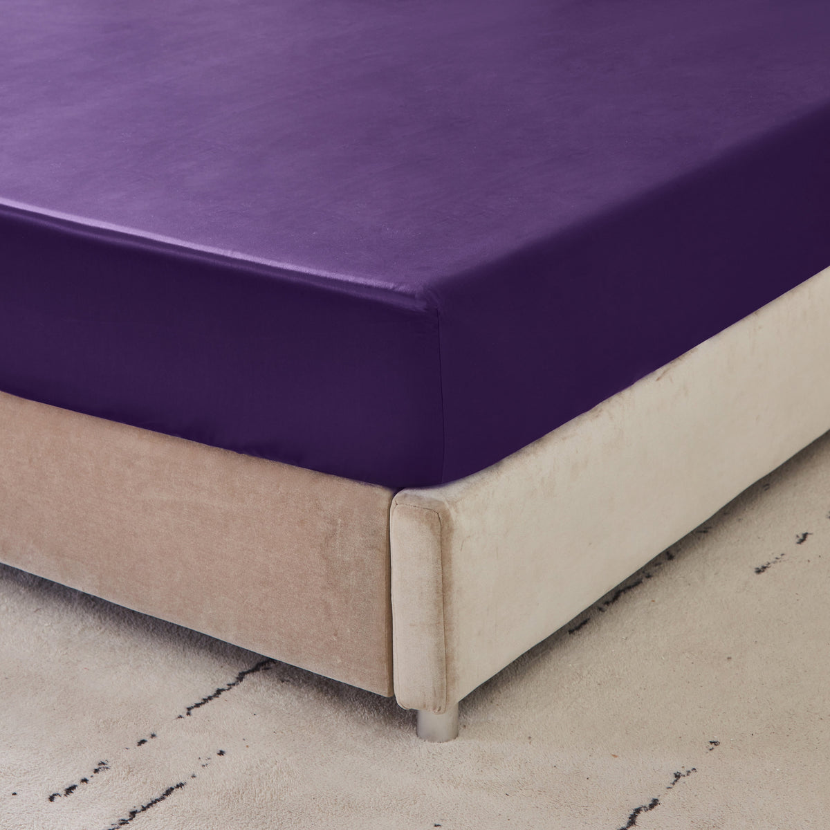 Close-up of 6A grade Mulberry Park Silk fitted sheet showcasing smooth and snug fit on mattress