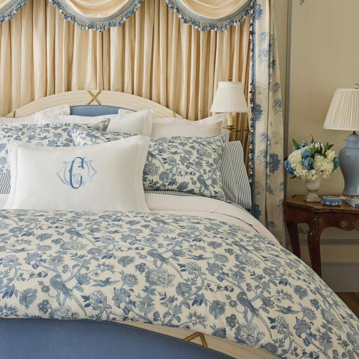 Bed with Peacock Alley Highgrove Toile Duvet Set in Wedgewood color
