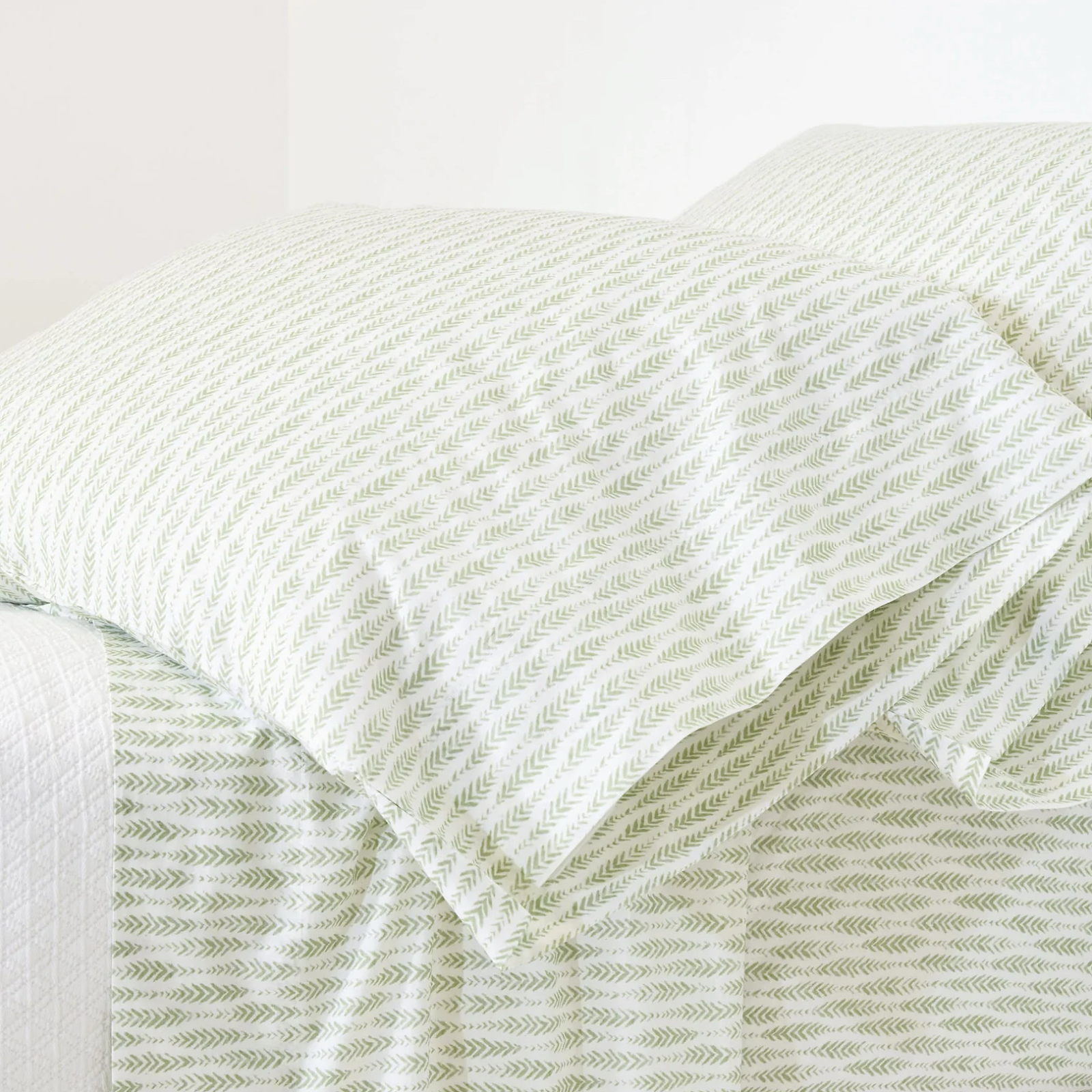 Pine Cone Hill Feather Ogee Sheet Set in Sage