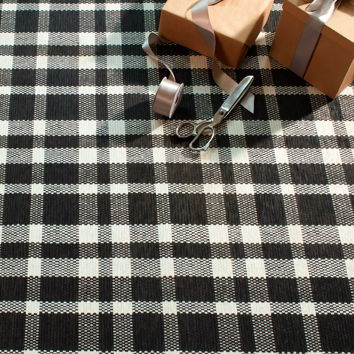 Pattern of Pine Cone Hill Houston Plaid Machine Washable Rug in Black