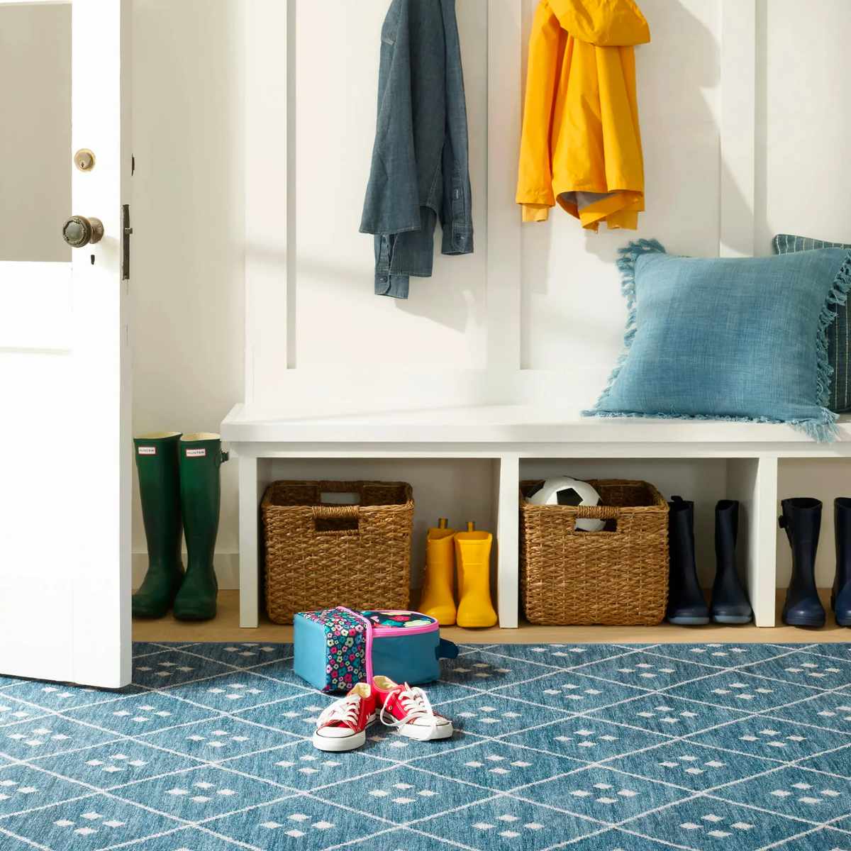 Living Room Floor with Pine Cone Hill Kota Machine Washable Rug in Indigo