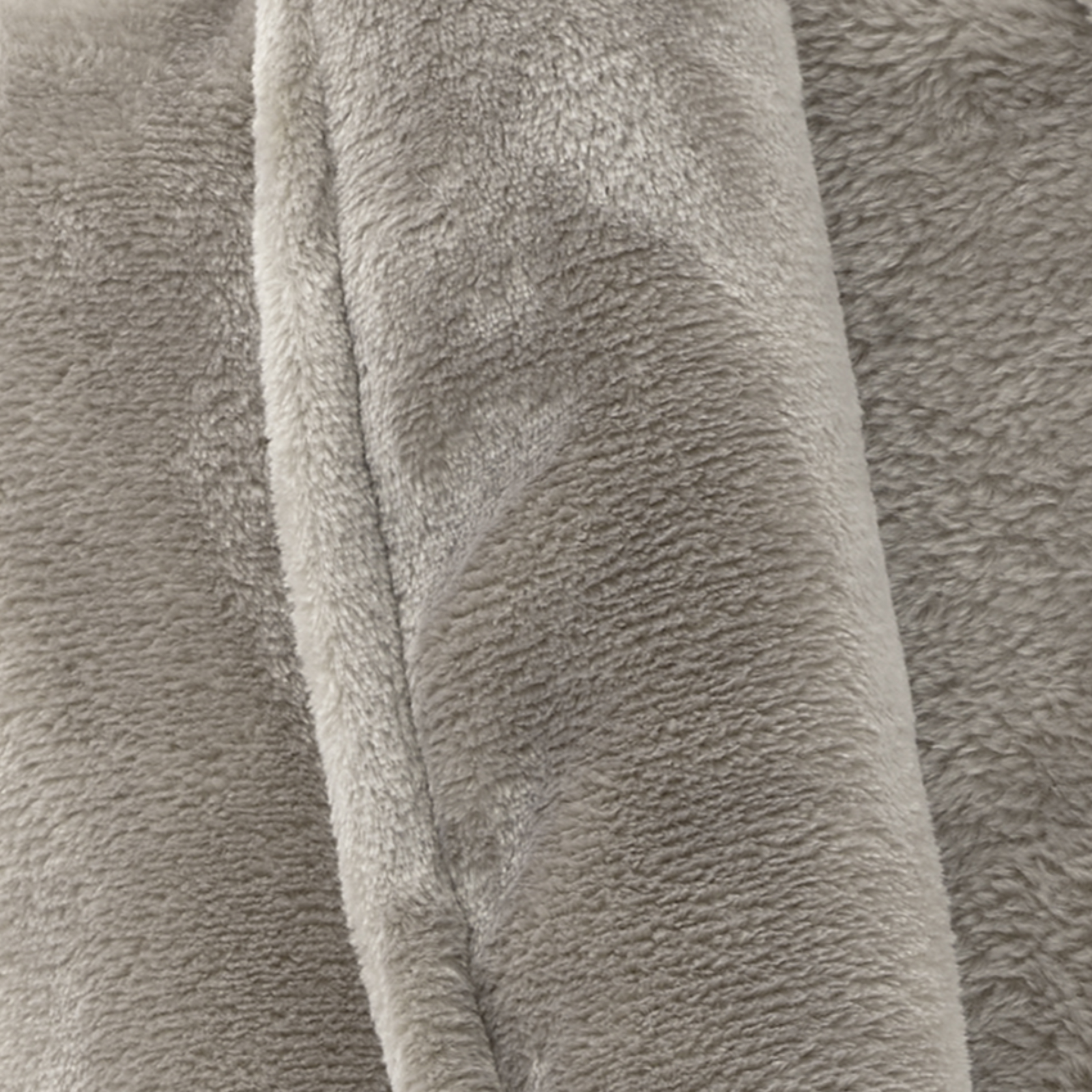 Whole Image of Pine Cone Hill Sheepy Fleece 2.0 Robe in Pebble Color
