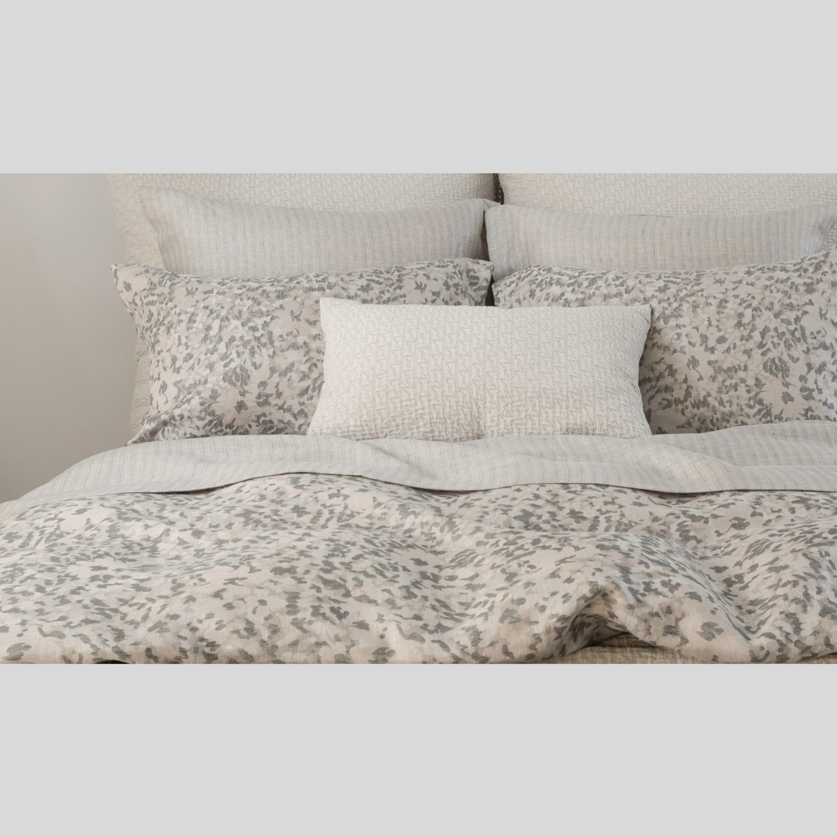 Closeup of SDH Darby Bedding in Galah pattern