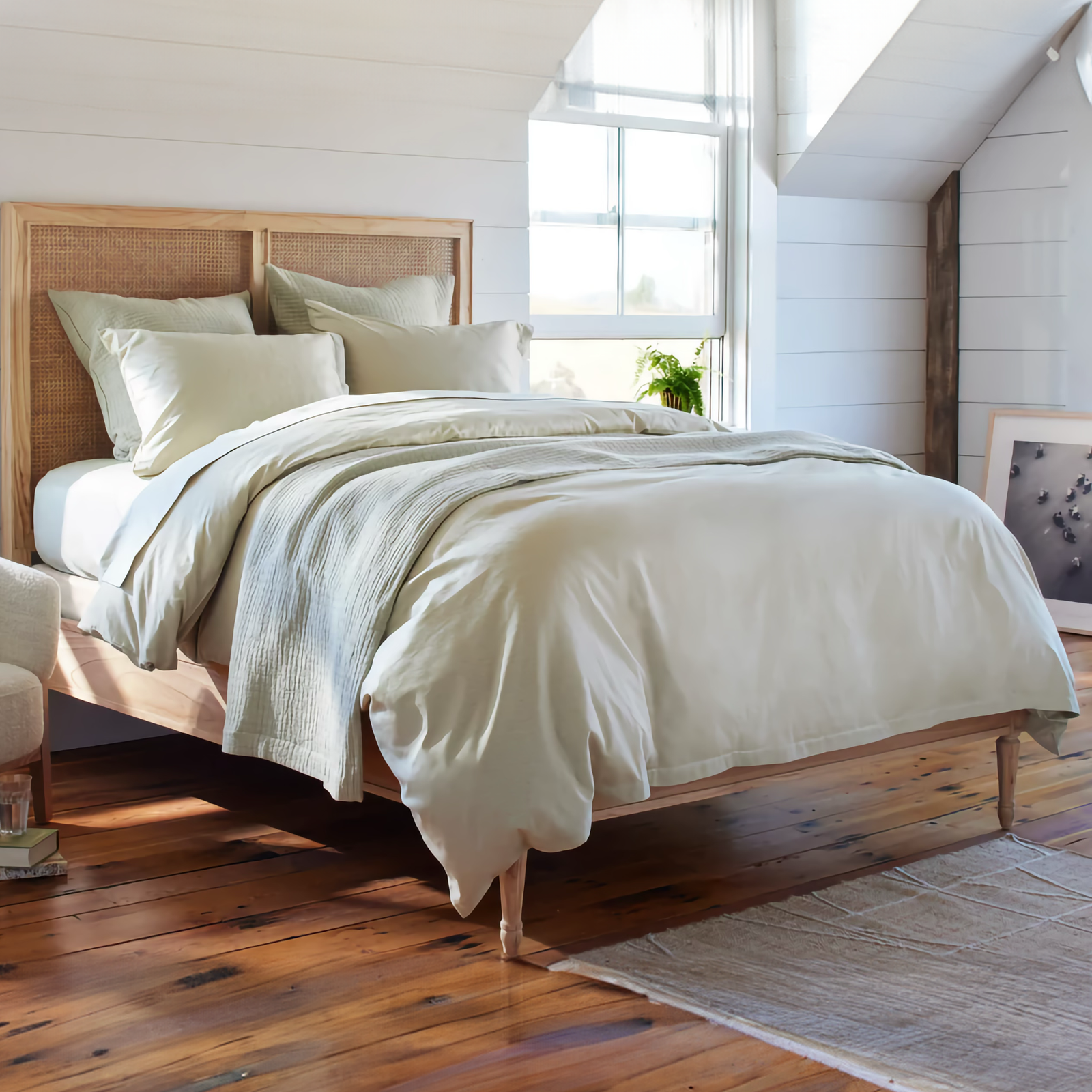 Bed in Nilo Color SDH Midori Collection and Aden Coordinate