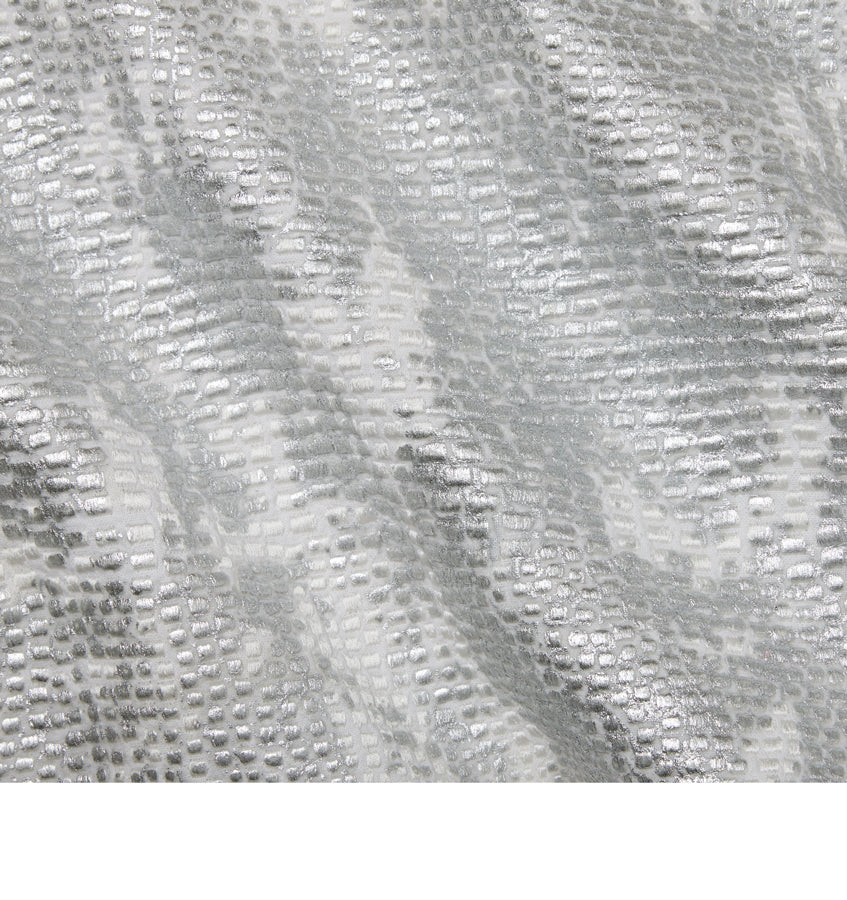 https://flandb.com/cdn/shop/files/SFERRA-BISCE-DECORATIVE-PILLOW-SNOW-SILVER-TEXTURE_v1.jpg?v=1701793075