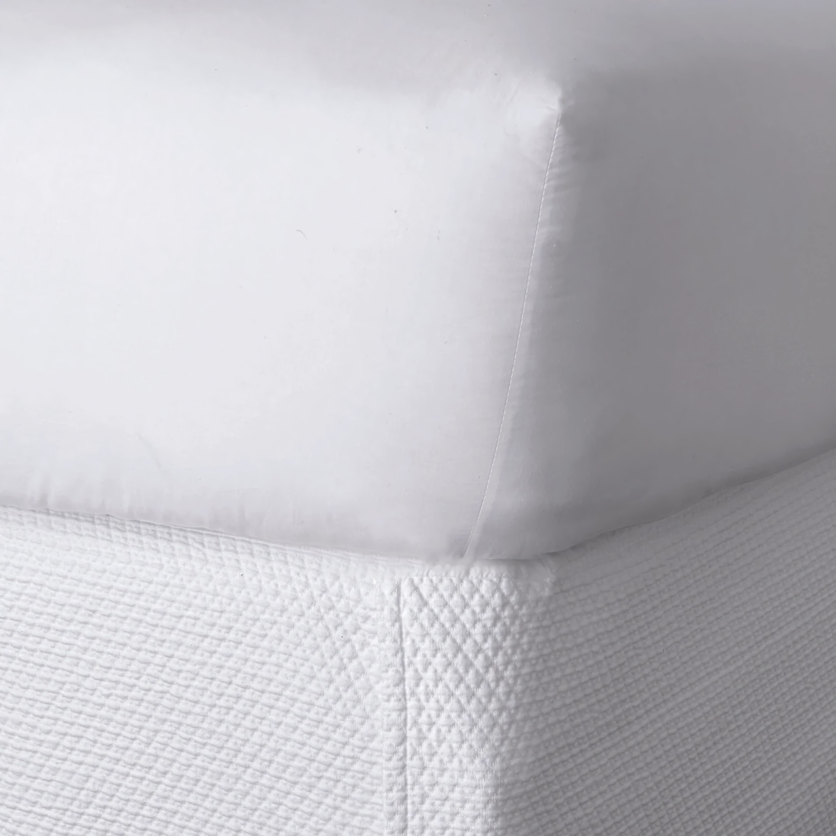 Fitted Sheet of Scandia Home Elegante Bedding in White