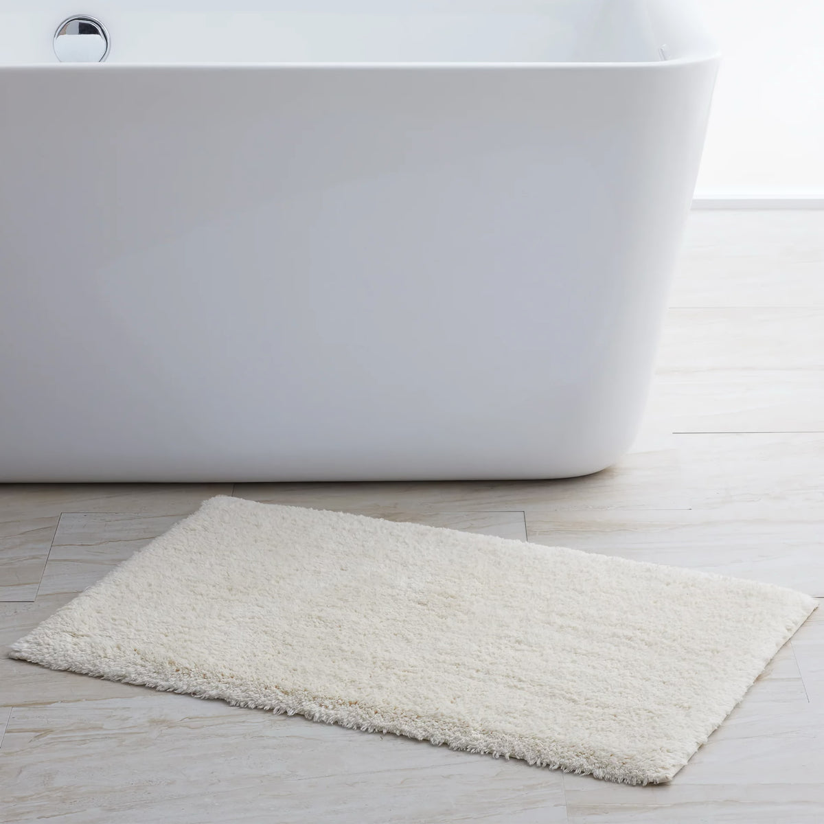 Ivory Scandia Home Indulgence Bath Rug on Bath Floor