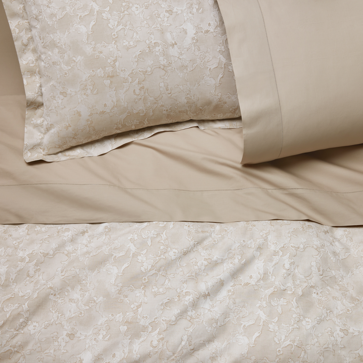 Closeup of Sferra Altea Duvet Cover and Shams in Khaki