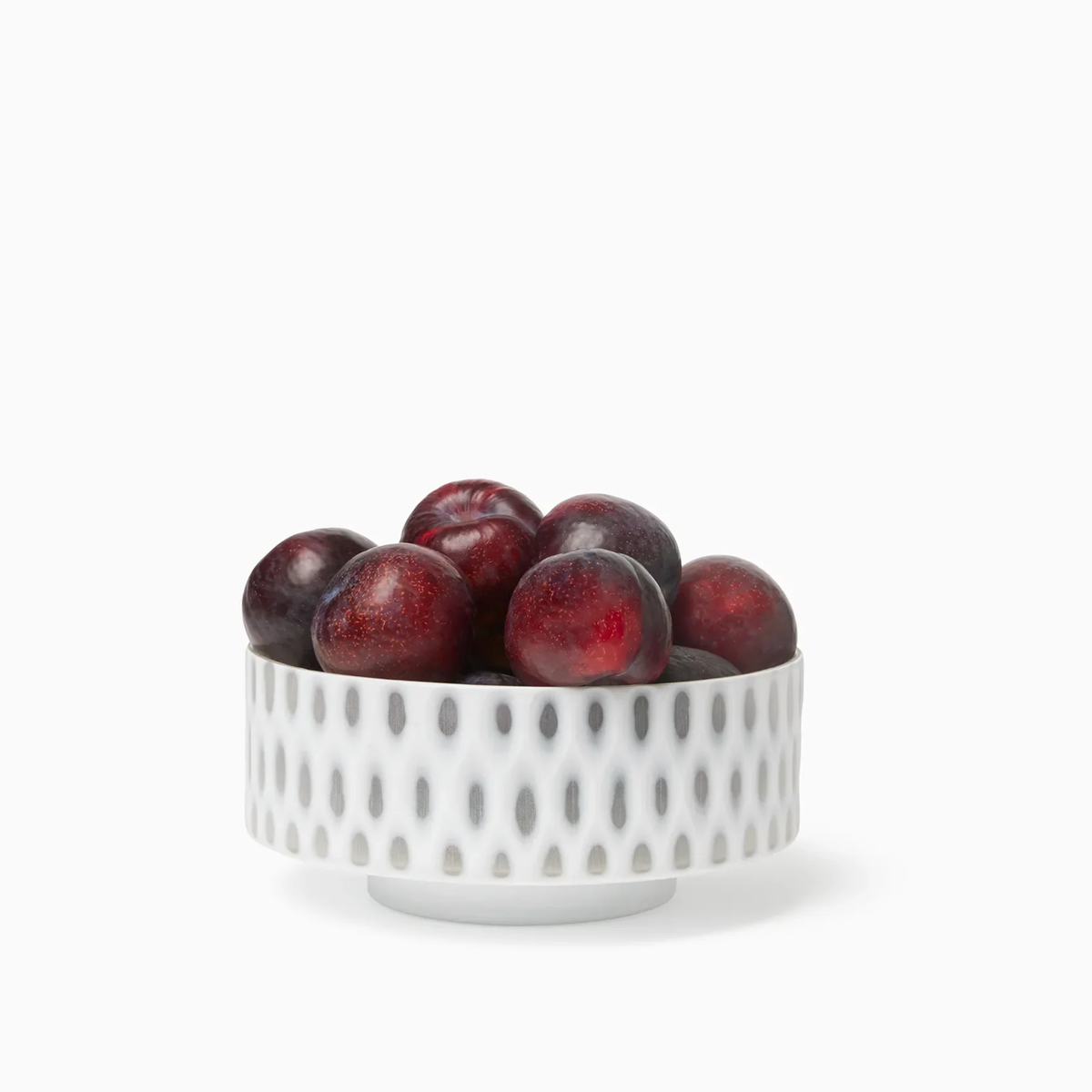 Sferra Alveare Bowl with apples