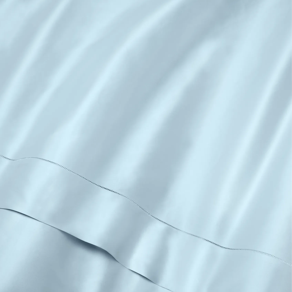 Fabric of Sferra Ariel Bedding in Arctic