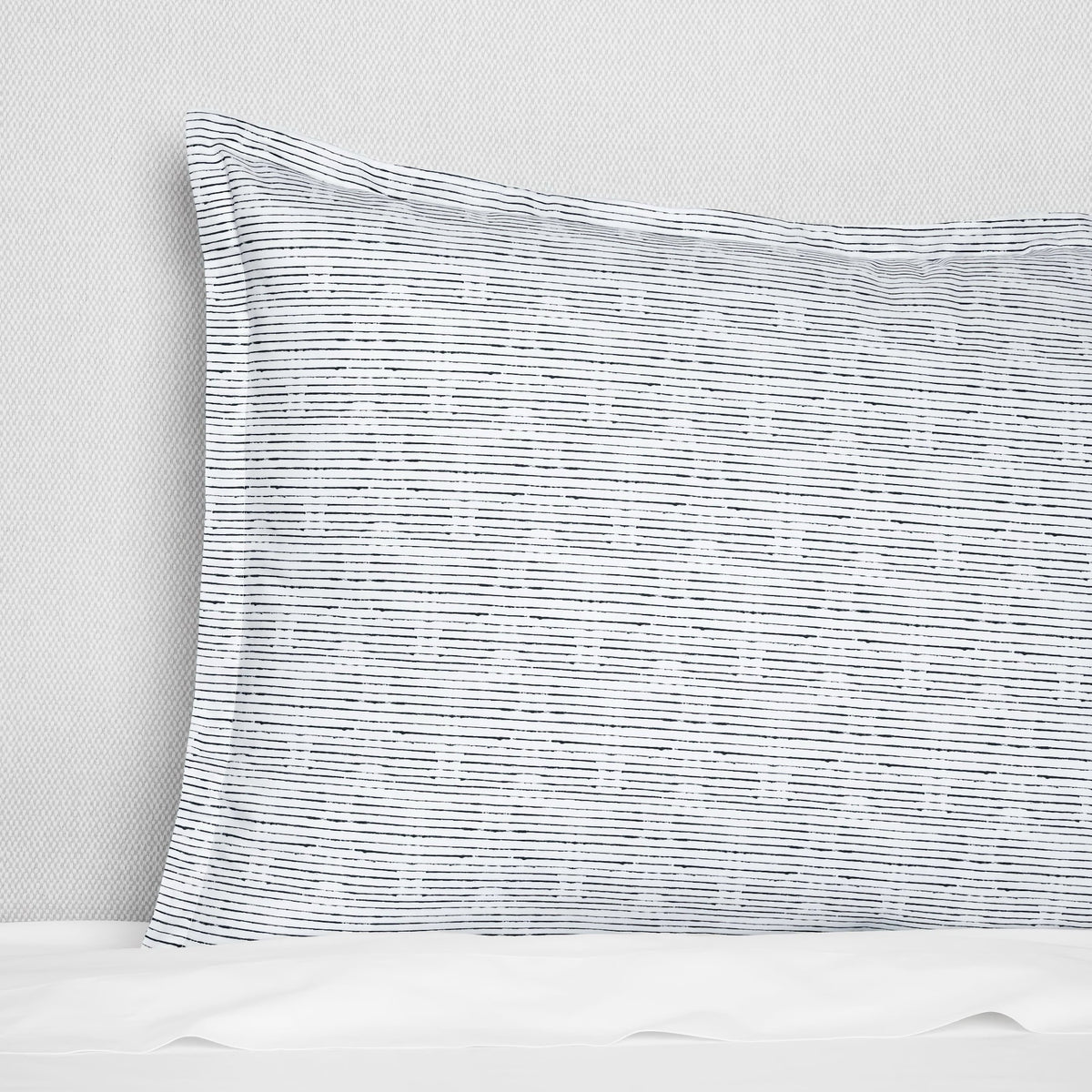 Sham Corner View of White and Black Sferra Arzano Bedding