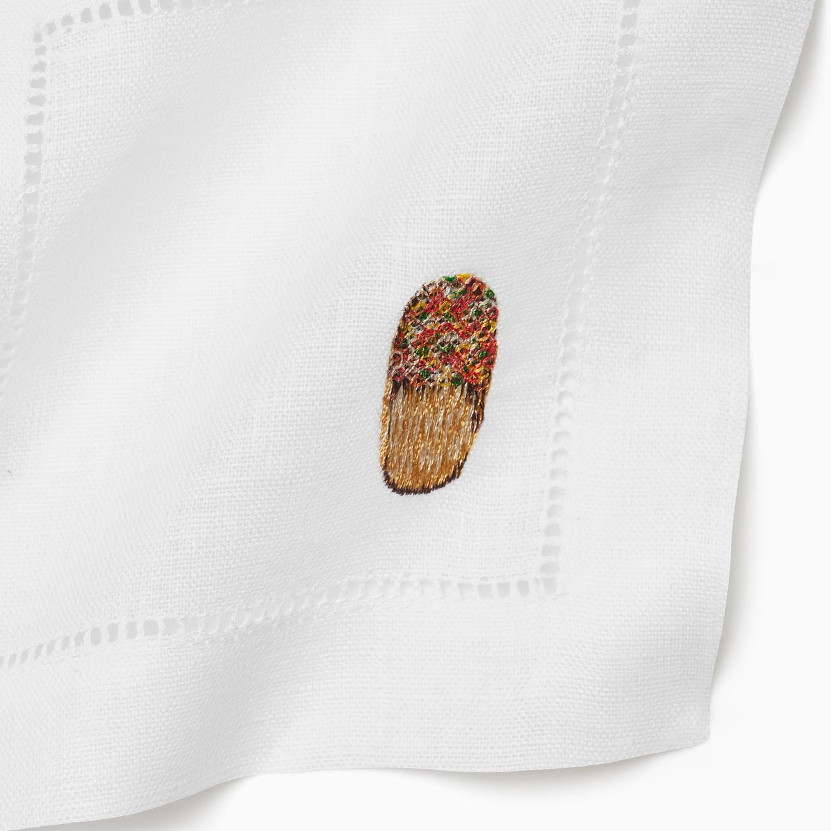 Biscotti di Mandorla Embroidery of Sferra Biscotto Cocktail Napkins