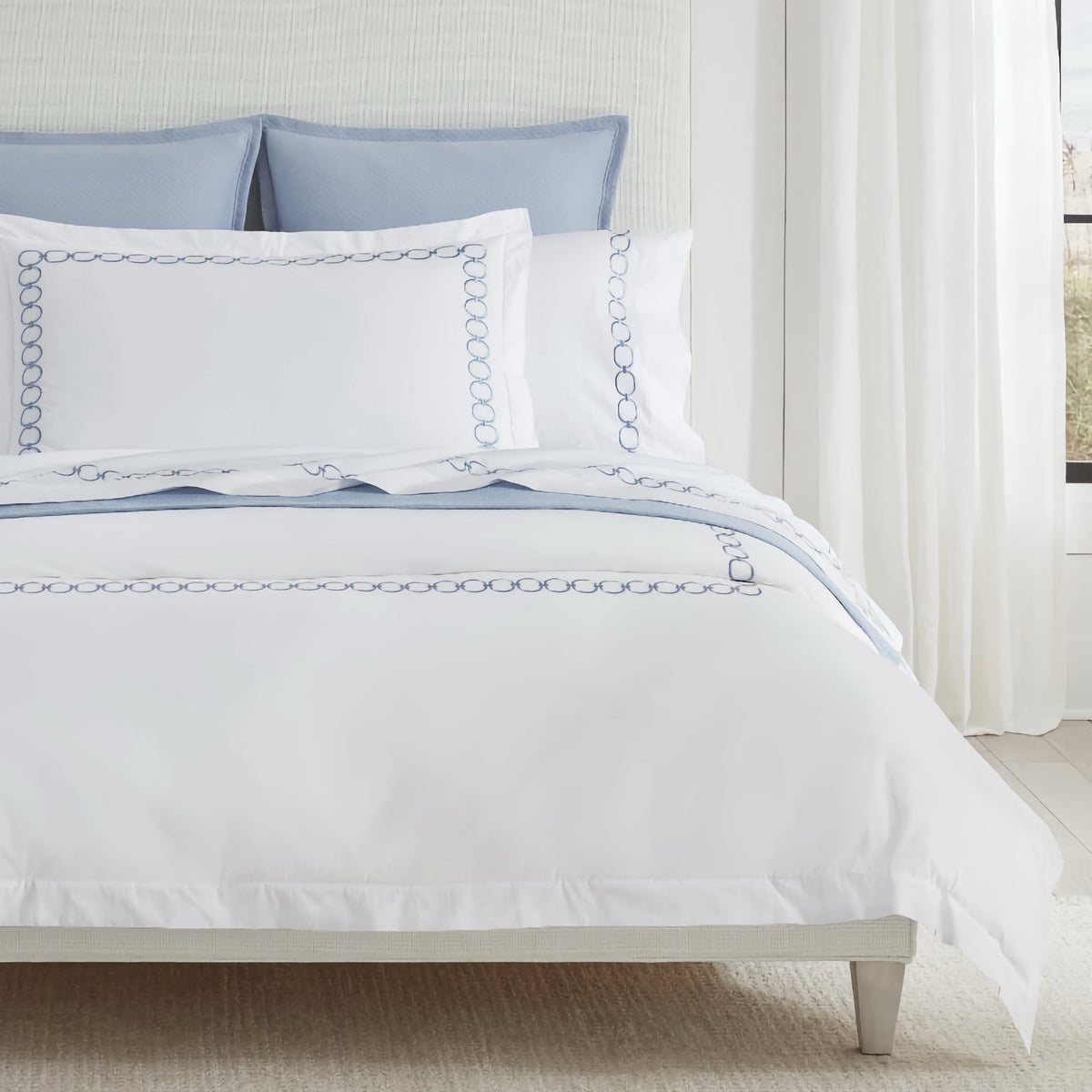 Sferra Catena Bedding in White/Sea