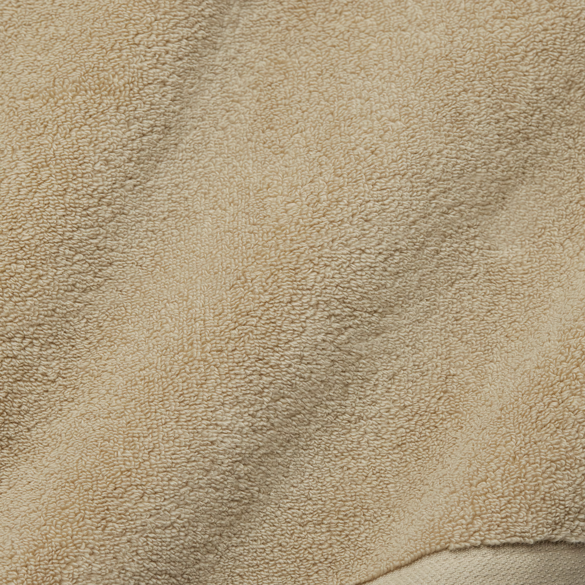 Swatch Sand of White Sferra Cielo Bath Towels