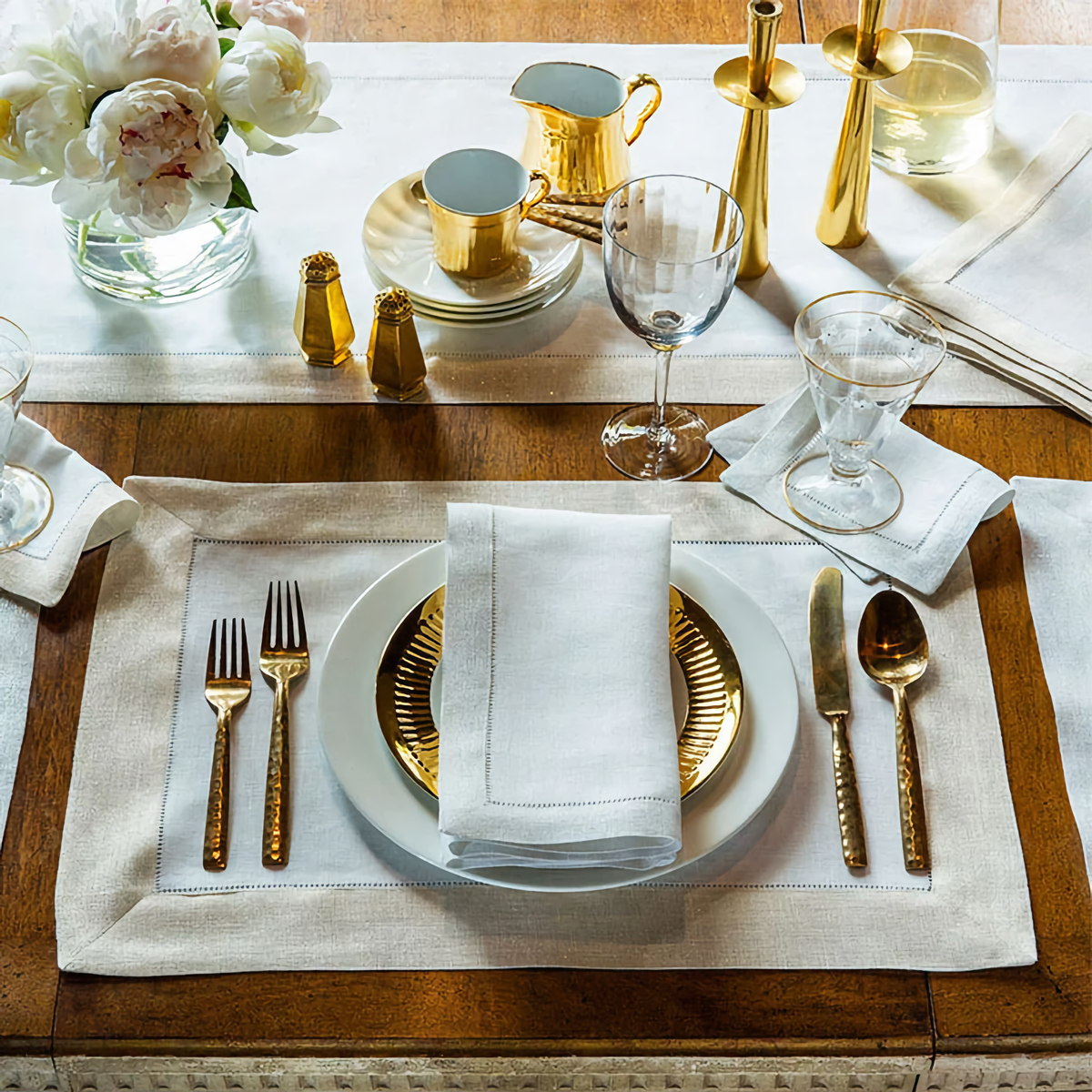 Sferra Filetto Table Linens Setting