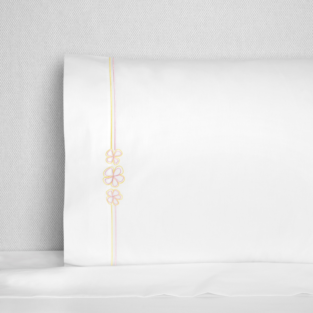 Sferra Fiorina Bedding Pillowcase in White/Carnation Color
