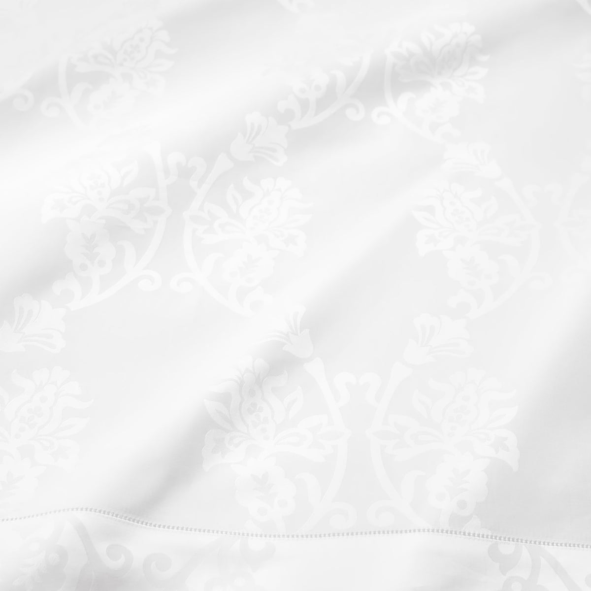 Fabric of White Sferra Giza 45 Lido Bedding