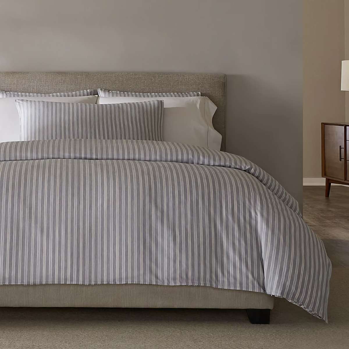 Duvet Cover of Sferra Leranto Bedding in Color Titanium