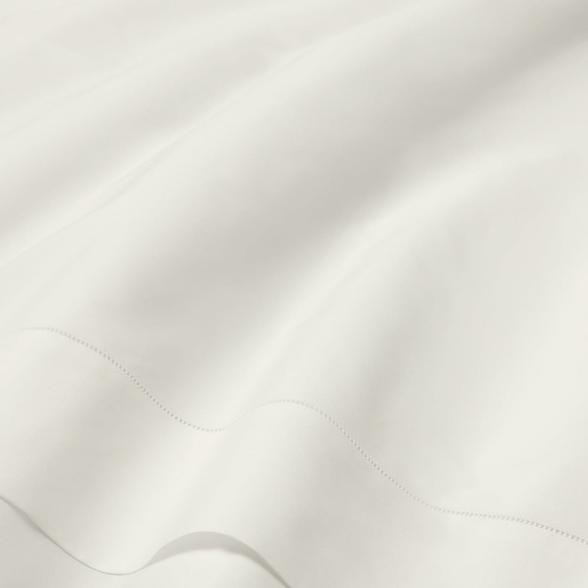 Fabric Closeup of Oyster Sferra Luxor Bedding