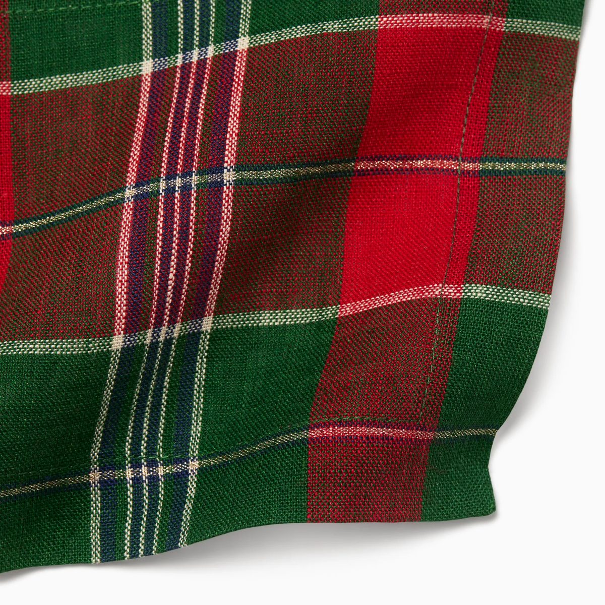 Plaid Design of Sferra Masseria Table Linens in Emerald and Red colors