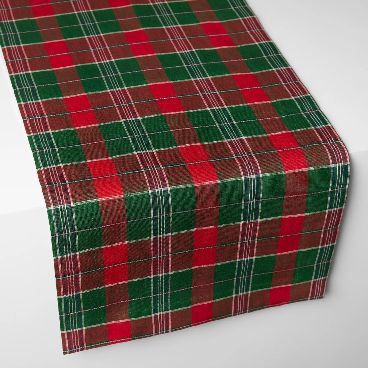 Sferra Masseria Table Runner in Emerald and Red colors