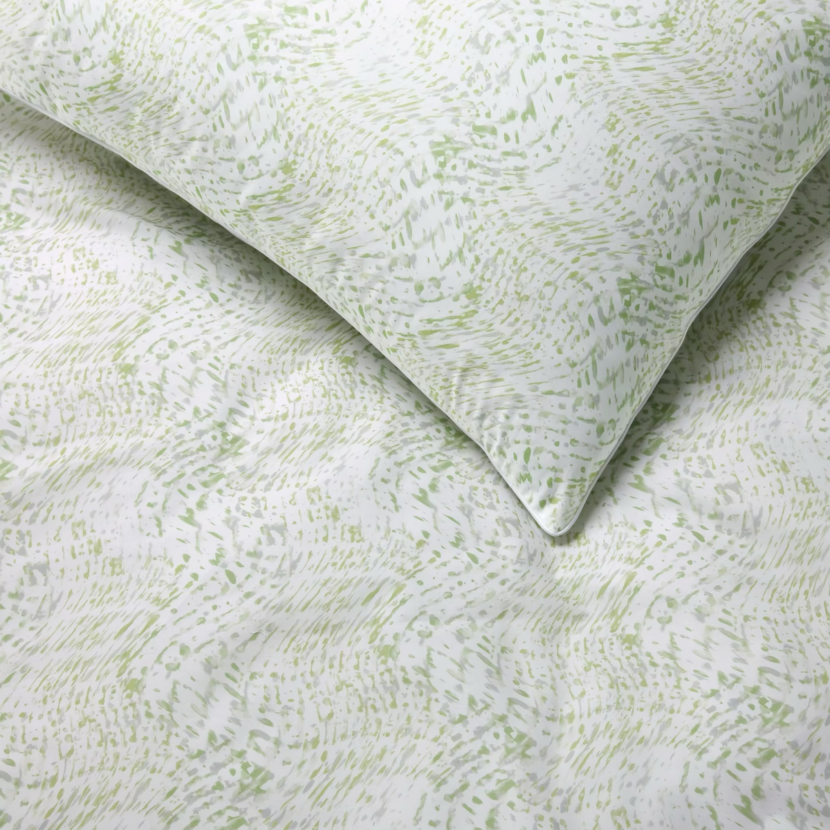 Fabric of Apple color Sferra Meloria Bedding