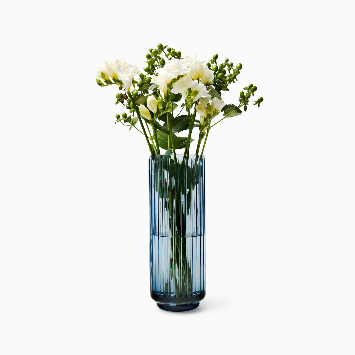 Sferra Minerva Vase in Ocean color with flowers
