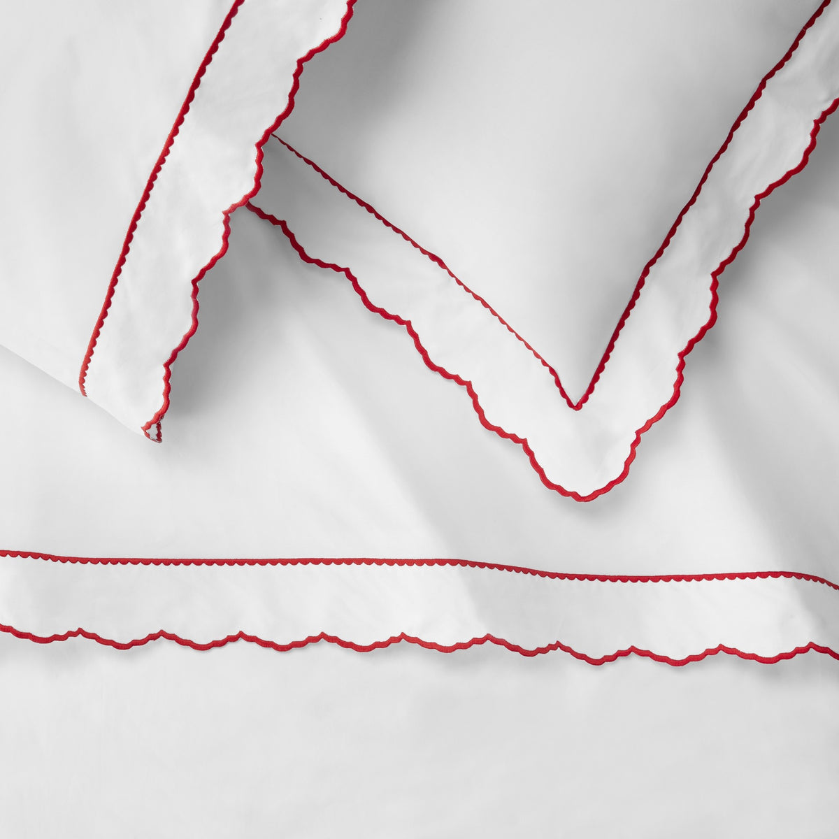 Detail of Sferra Pettine Duvet Sham White/Crimson