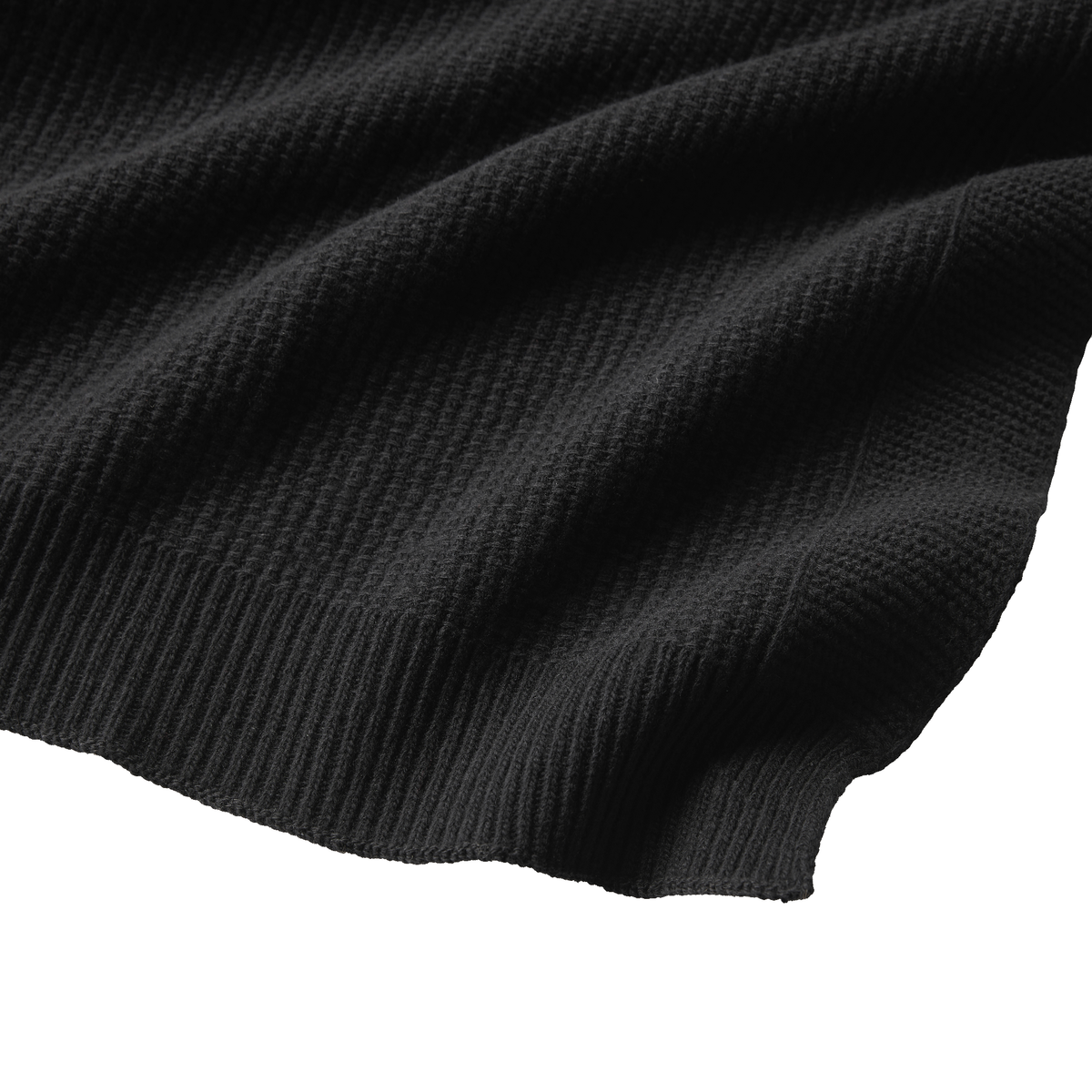 Detailed Image of Sferra Pettra Throw in Black Color
