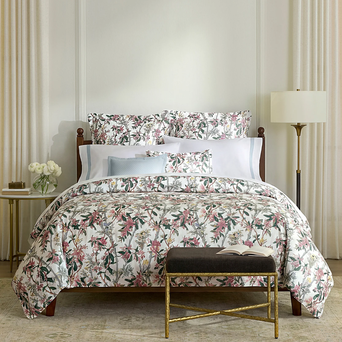Ramaglia 3403 Blush duvet cover and shams, Estate 2520 White/Poolside flat sheet and pillowcases, Grande Hotel 77320 White
fitted sheet, Rombo 4340 Poolside coverlet and boudoir, Terzo 9710 Ocean decorative throw.