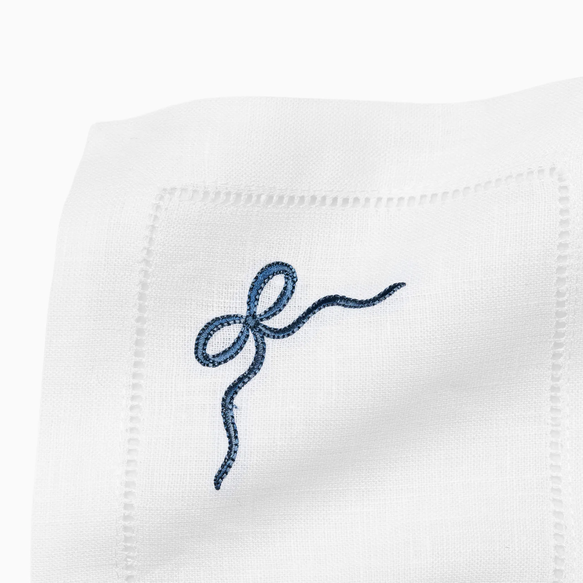 Embroidery Detail of Sferra Regalo Cocktail Napkins with White and Blue colors