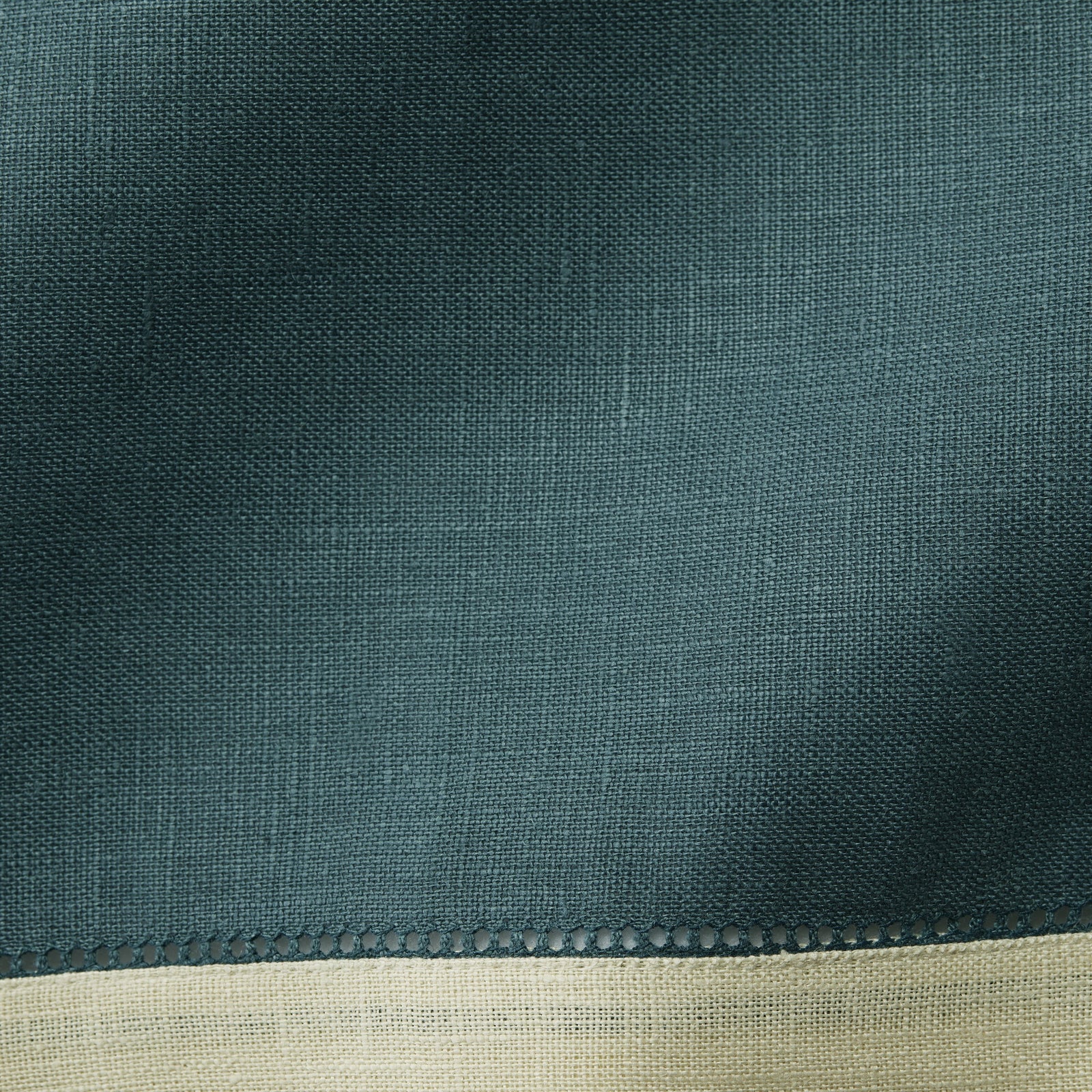 Clear Image of Sferra Roma Dinner Napkin Peacock/Stone