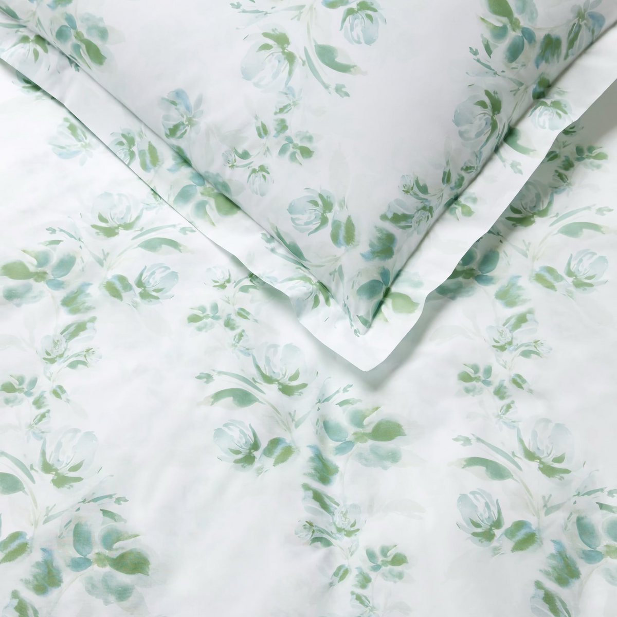Detailed View of Poolside color Sferra Rosa Duvet Cover and Shams