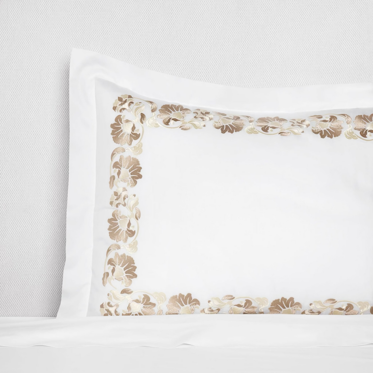 Sham Detail of White and Sand Sferra Tralcio Bedding