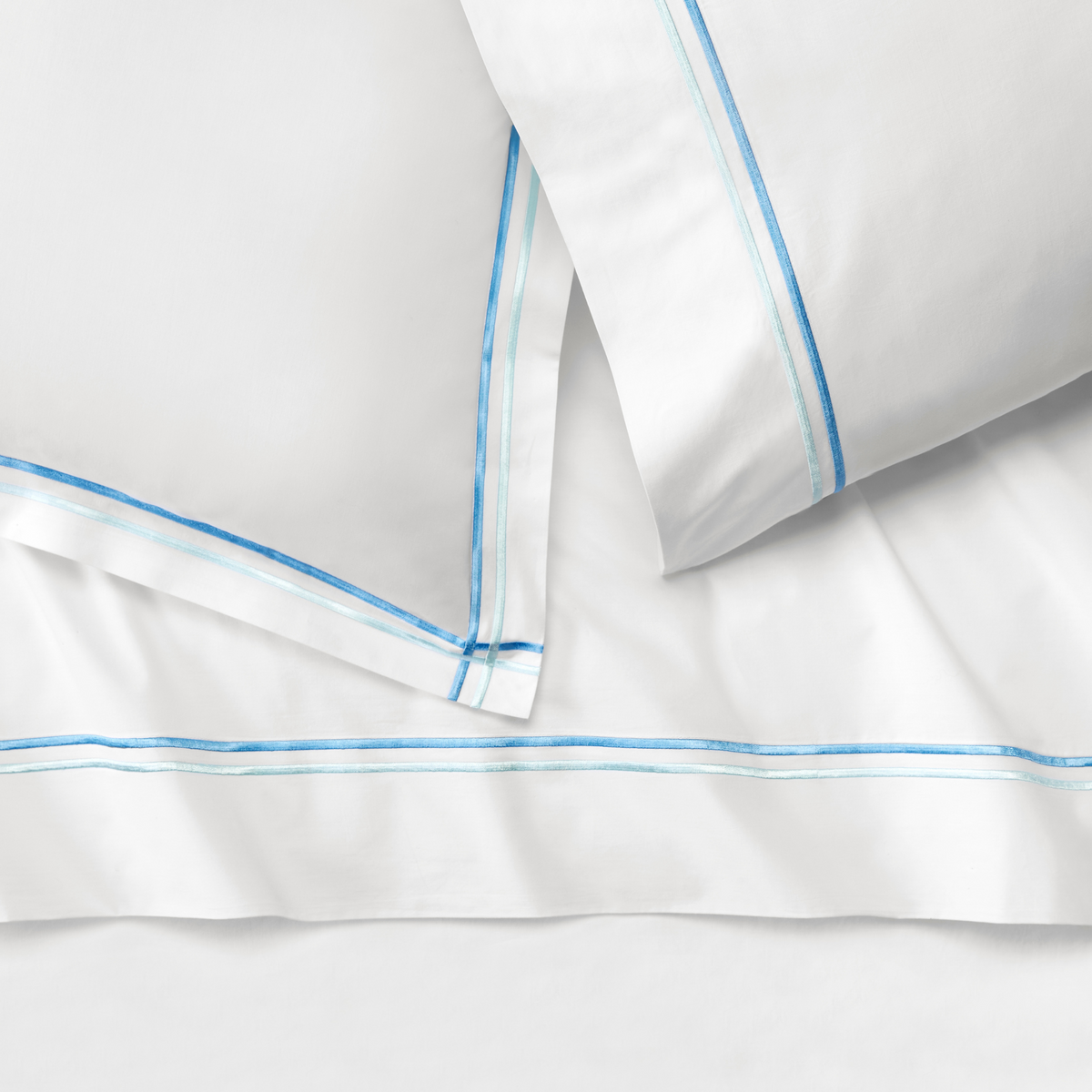 Sferra Tratto Bedding Texture of Sham Pillowcase and Sheet White/Clearwater
