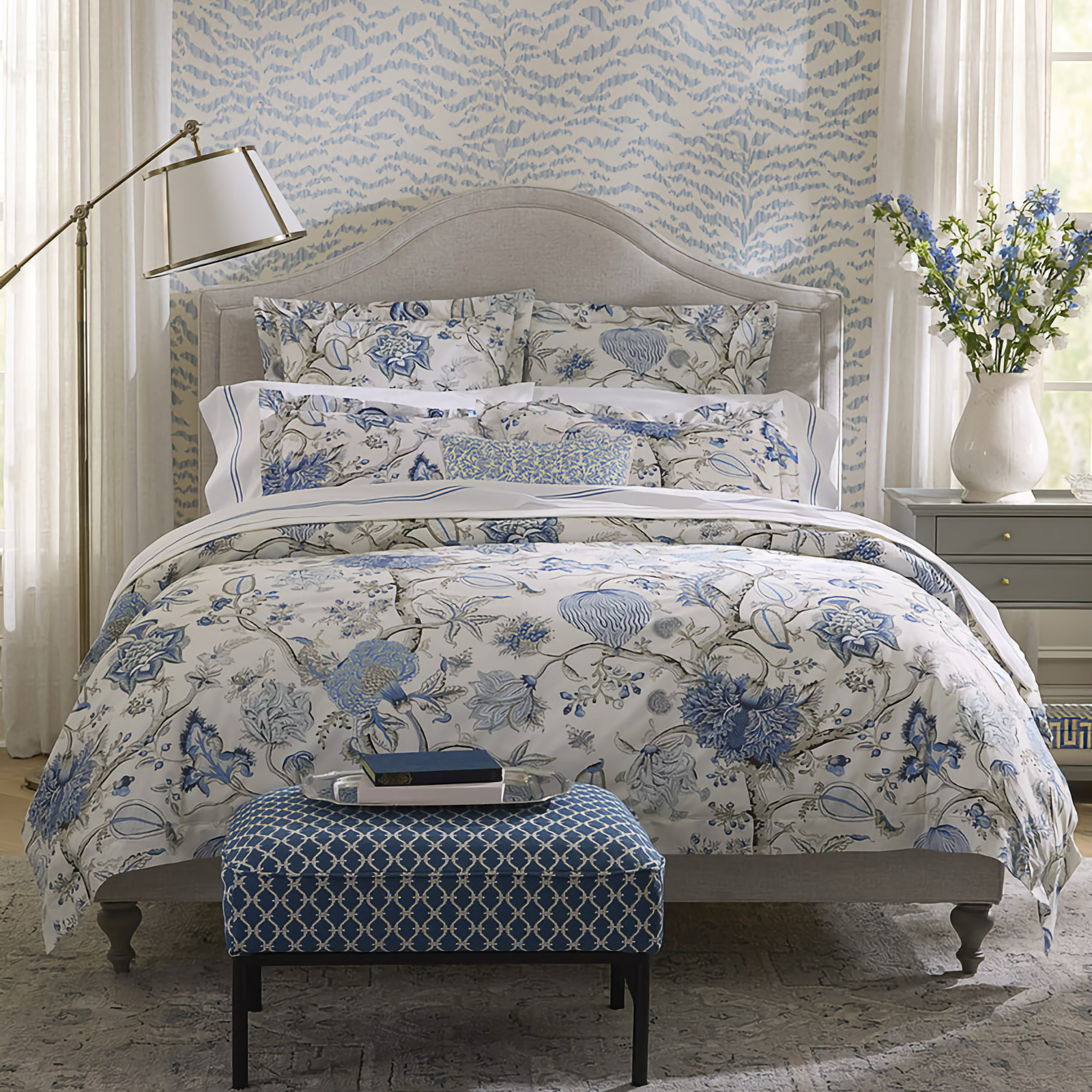 Bed Sferra X Scalamandre Pondicherry Duvet Cover and Shams in Sea