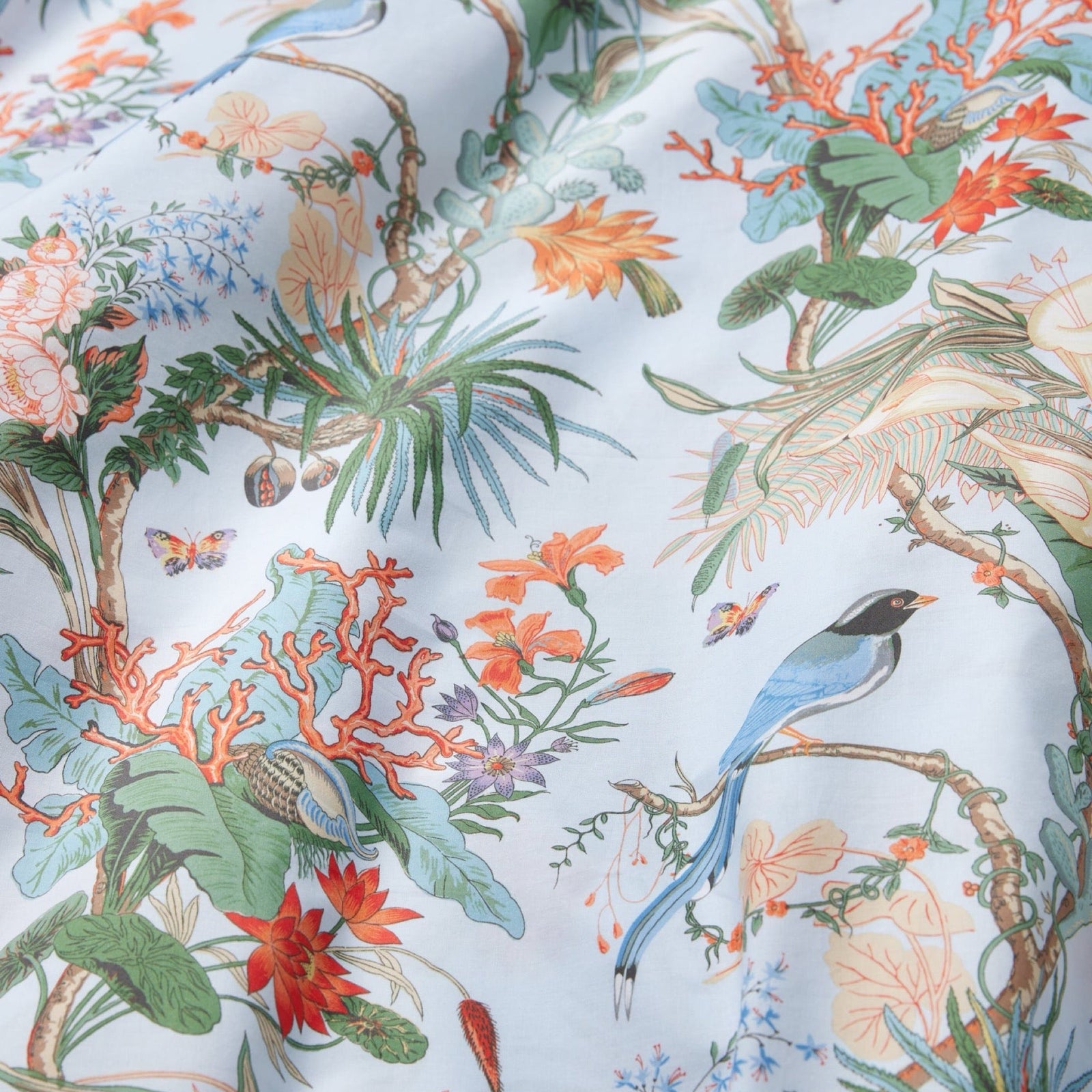 Sferra x Scalamandre Cinque Terra Duvet Cover and Shams with Estate Flat and Pillowcases in White and Persimmon color