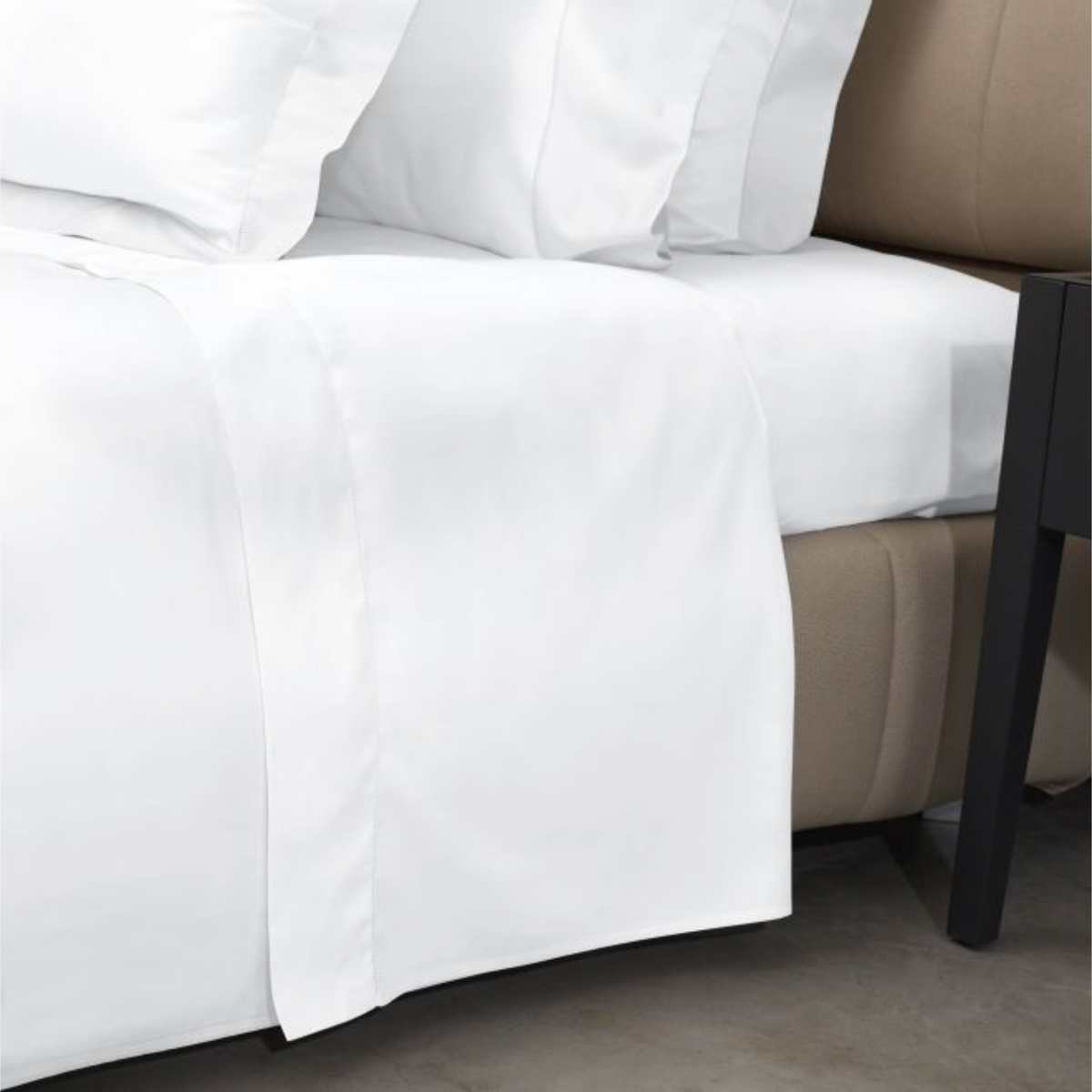 Flat Sheet of Signoria Gemma Bedding in White Color