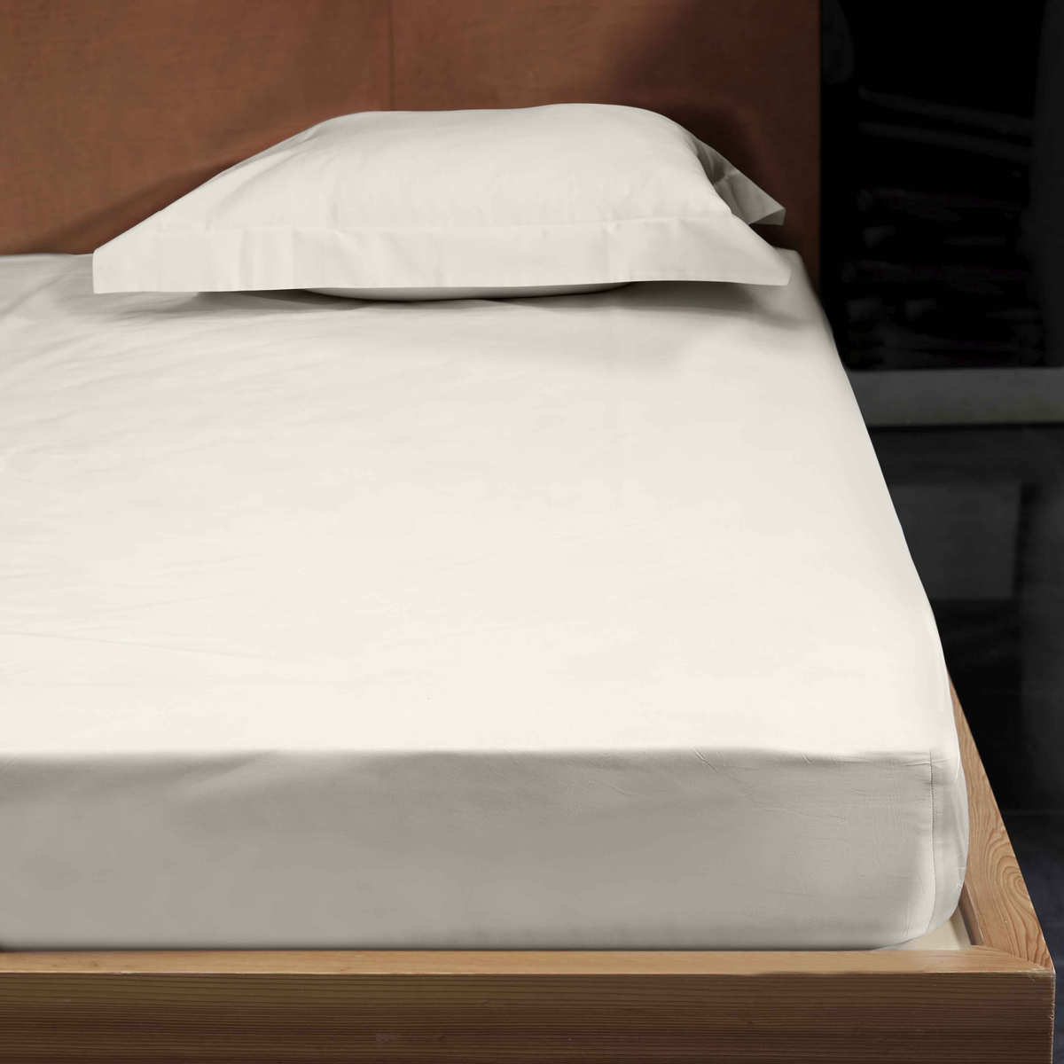 Fitted Sheet of Signoria Luce Bedding in Ivory Color