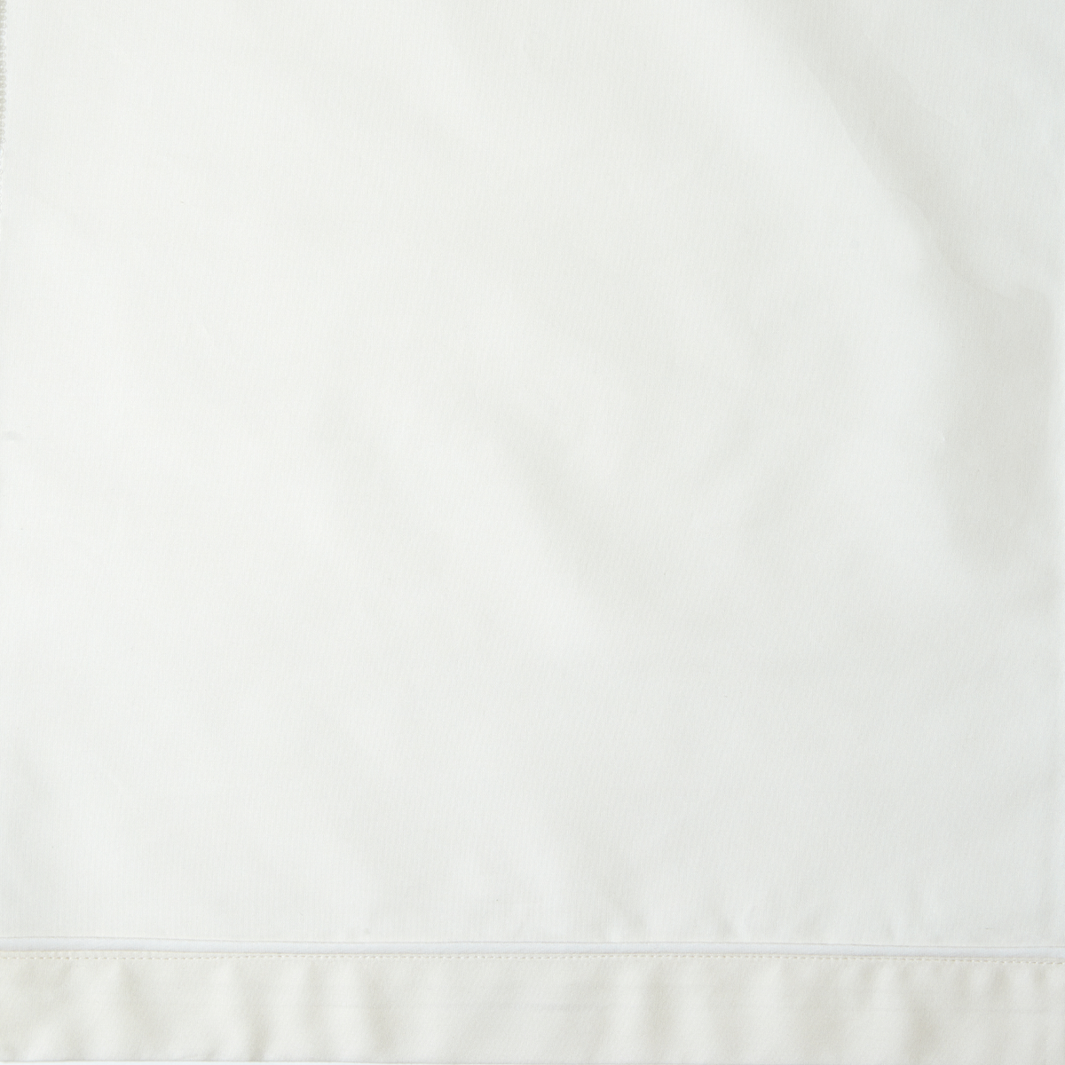 Fabric Closeup of Signoria Luce Bedding in Ivory Color