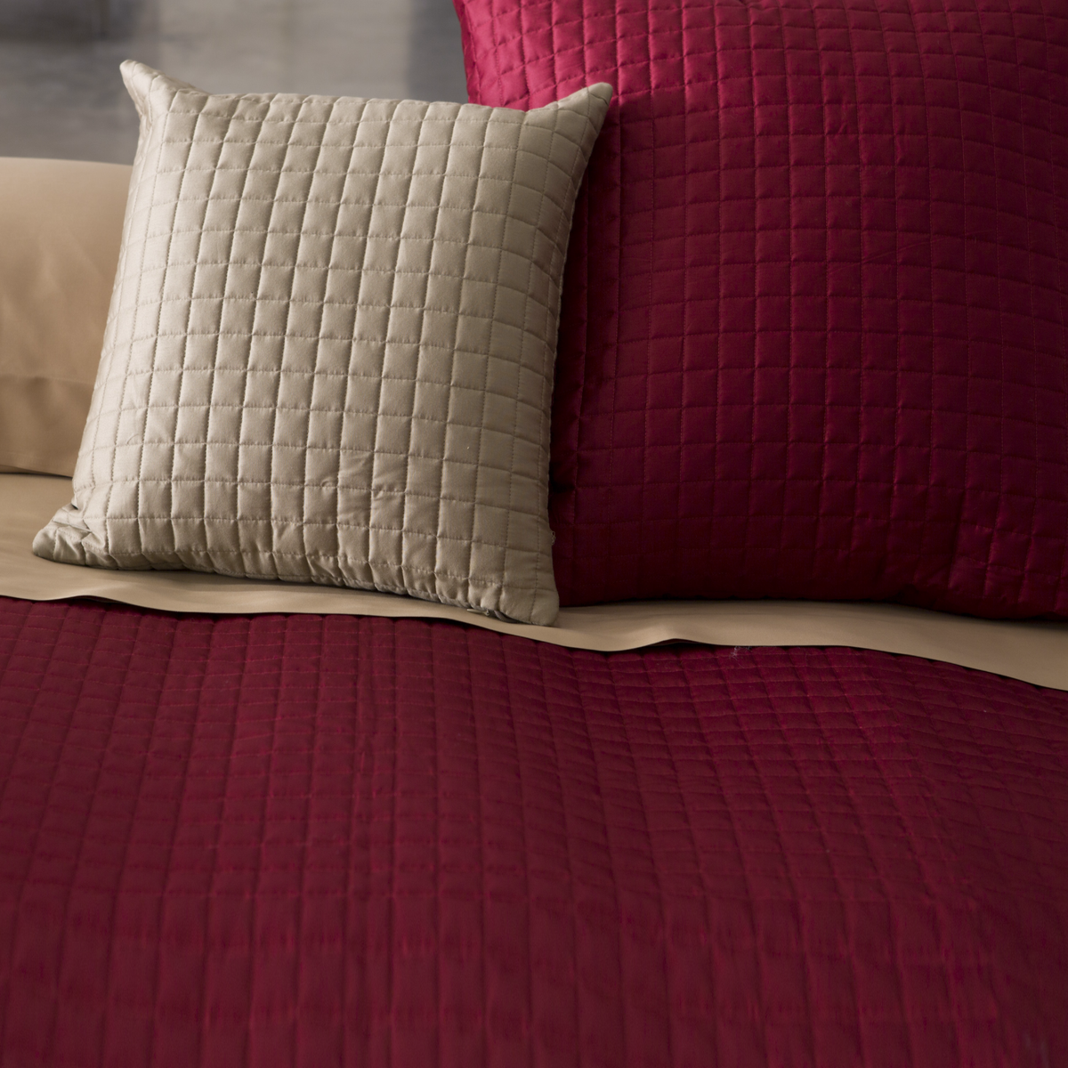 Quilted Shams of Signoria Masaccio Bedding in Different Colors