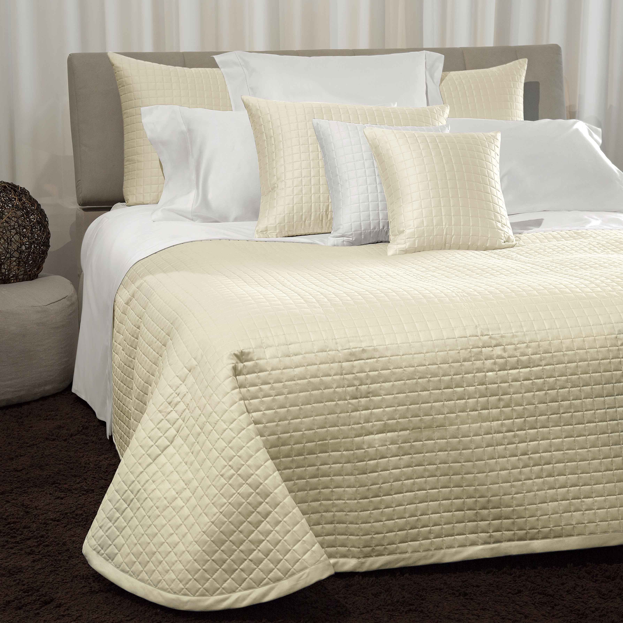 Signoria Masaccio Bedding Camelia Luxury Quilted Coverlet Fine