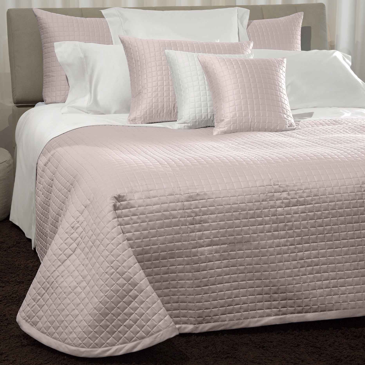 Bed Dressed in Signoria Masaccio Bedding in Rose Quartz Color