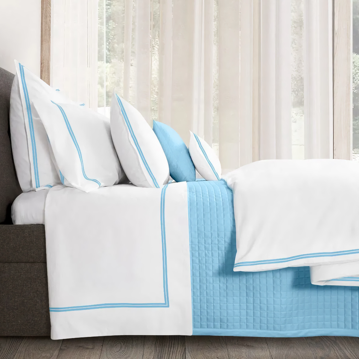 Flat Sheet of Signoria Mylos Bedding in  White and Cerulean Blue