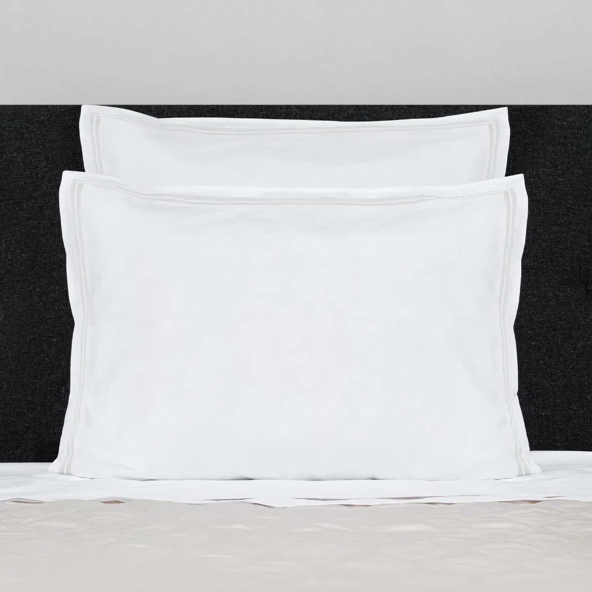 Shams of Signoria Mylos Bedding in  White and White