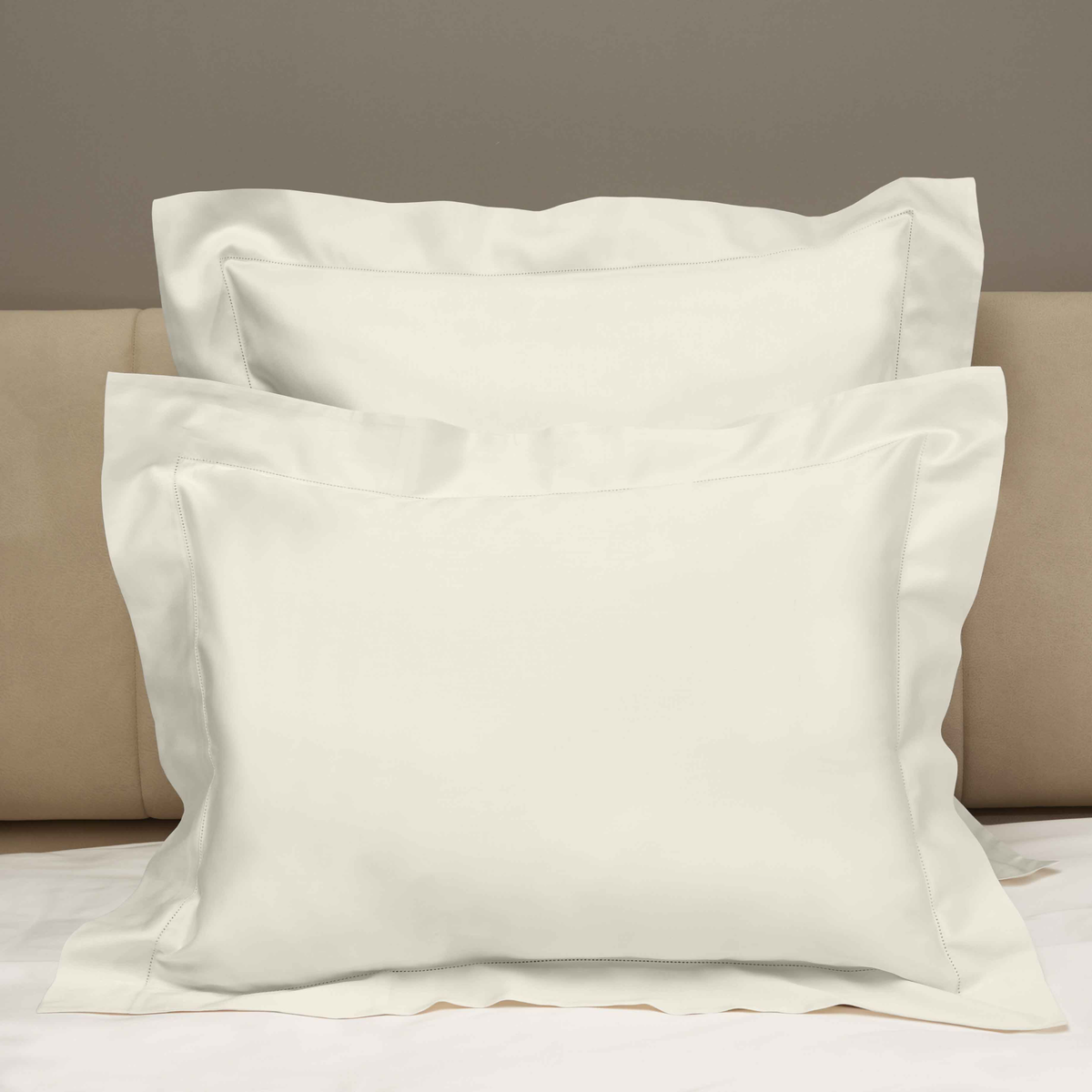 Front View of Signoria Nuvola Bedding Shams in Ivory Color
