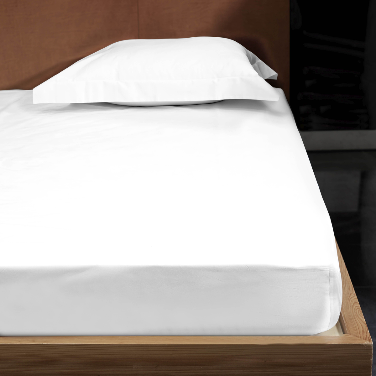 Mattress in White Signoria Nuvola Percale Bedding Fitted Sheet