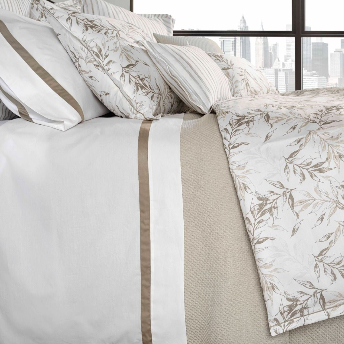 Closeup Image of Signoria Pegaso Bedding in White/Khaki Color