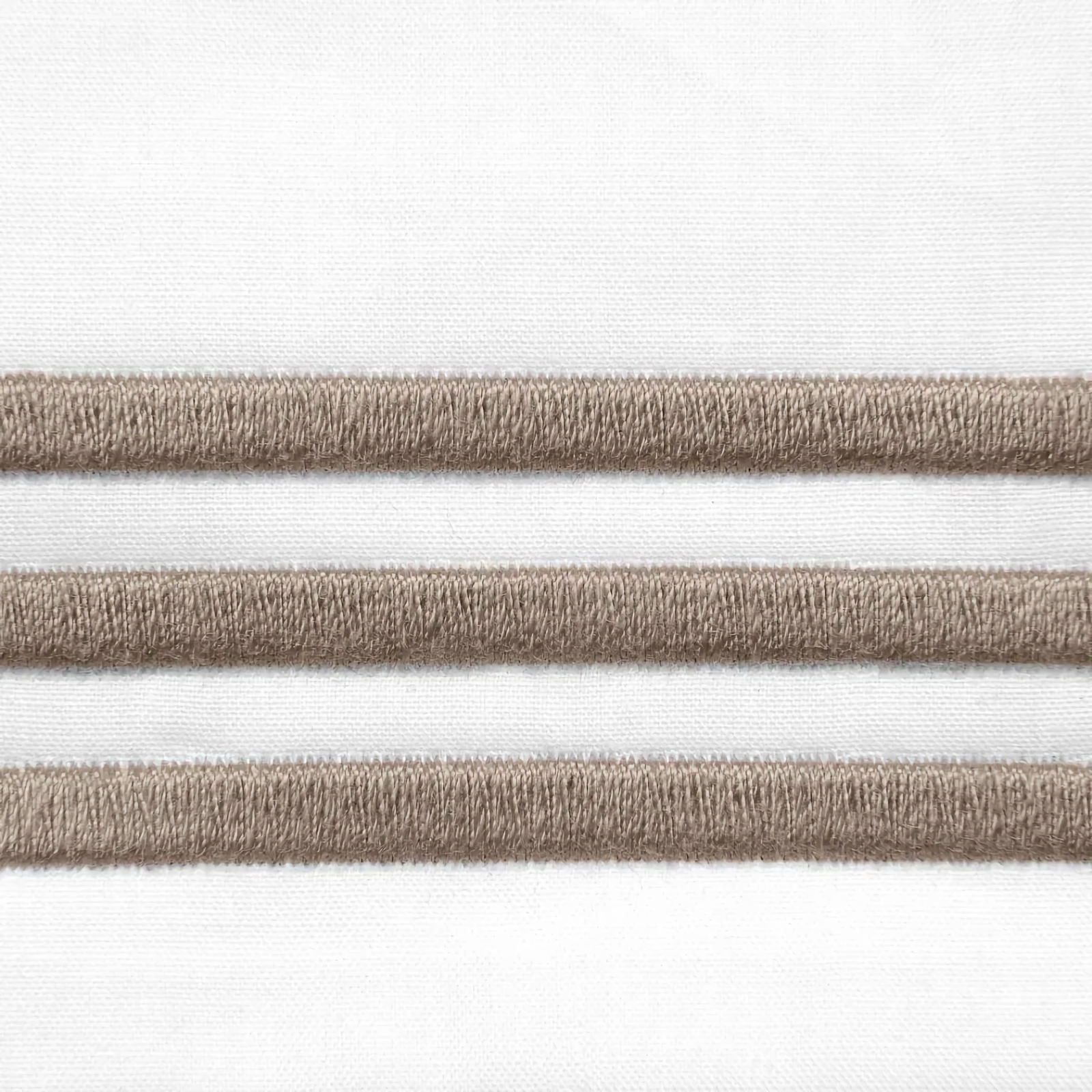 Duvet Cover of Signoria Platinum Percale Bedding in White and Brown