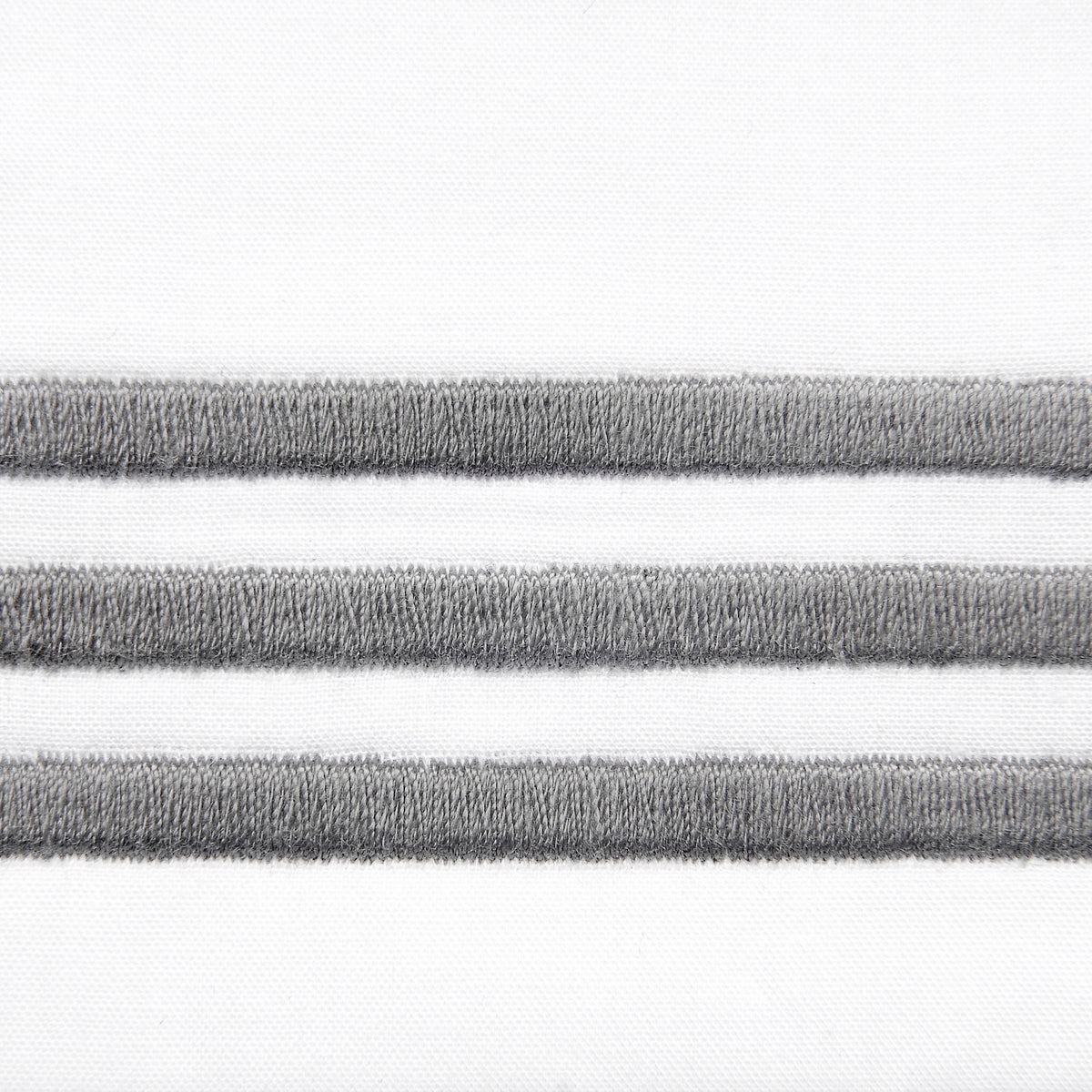 Fabric Closeup of Signoria Platinum Percale Bedding in White/Lead Grey Color
